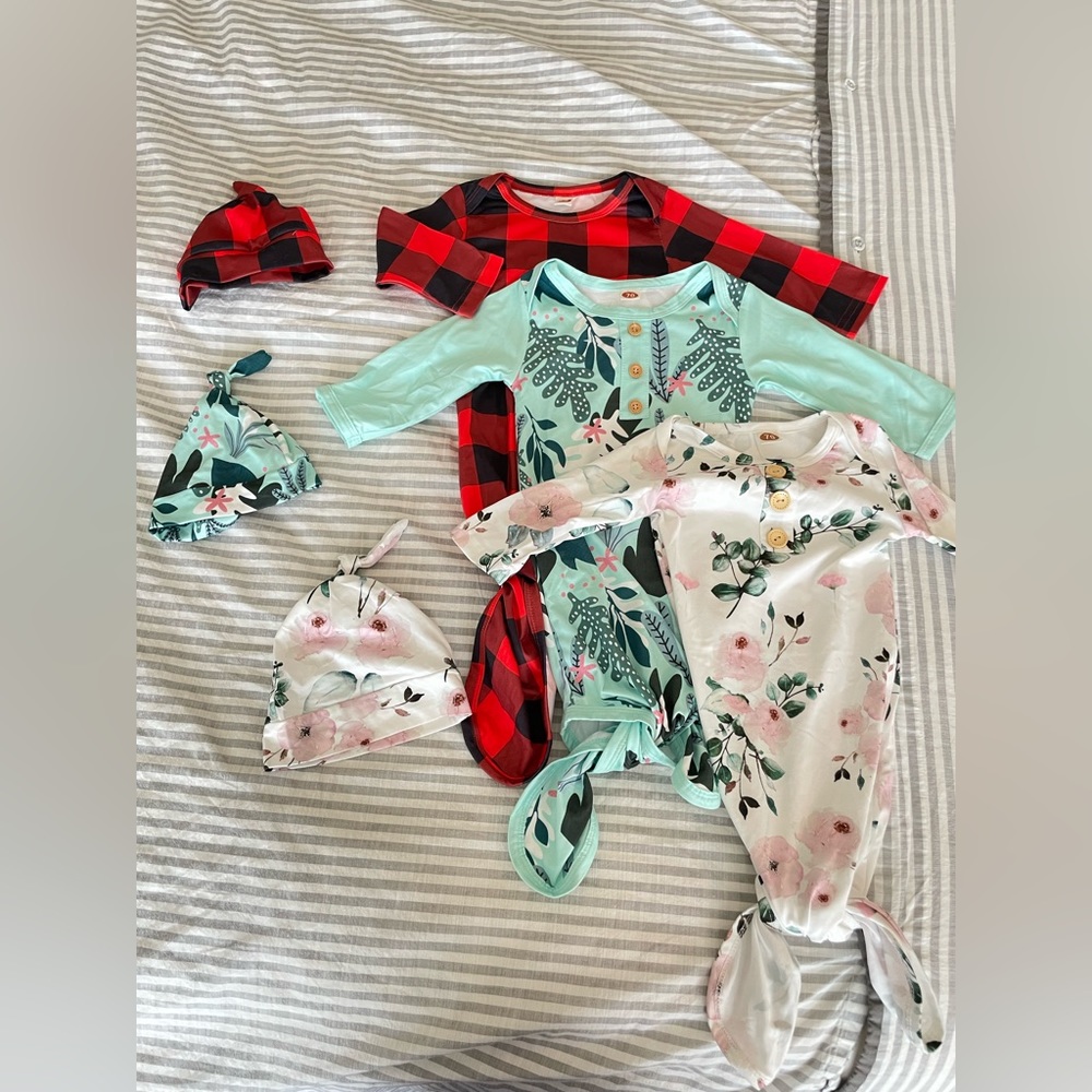 Sold-Sleep sack and hats